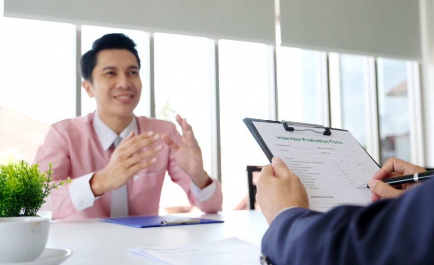 Cómo Prepararse para una Entrevista de Trabajo: Preguntas Comunes y Respuestas Efectivas